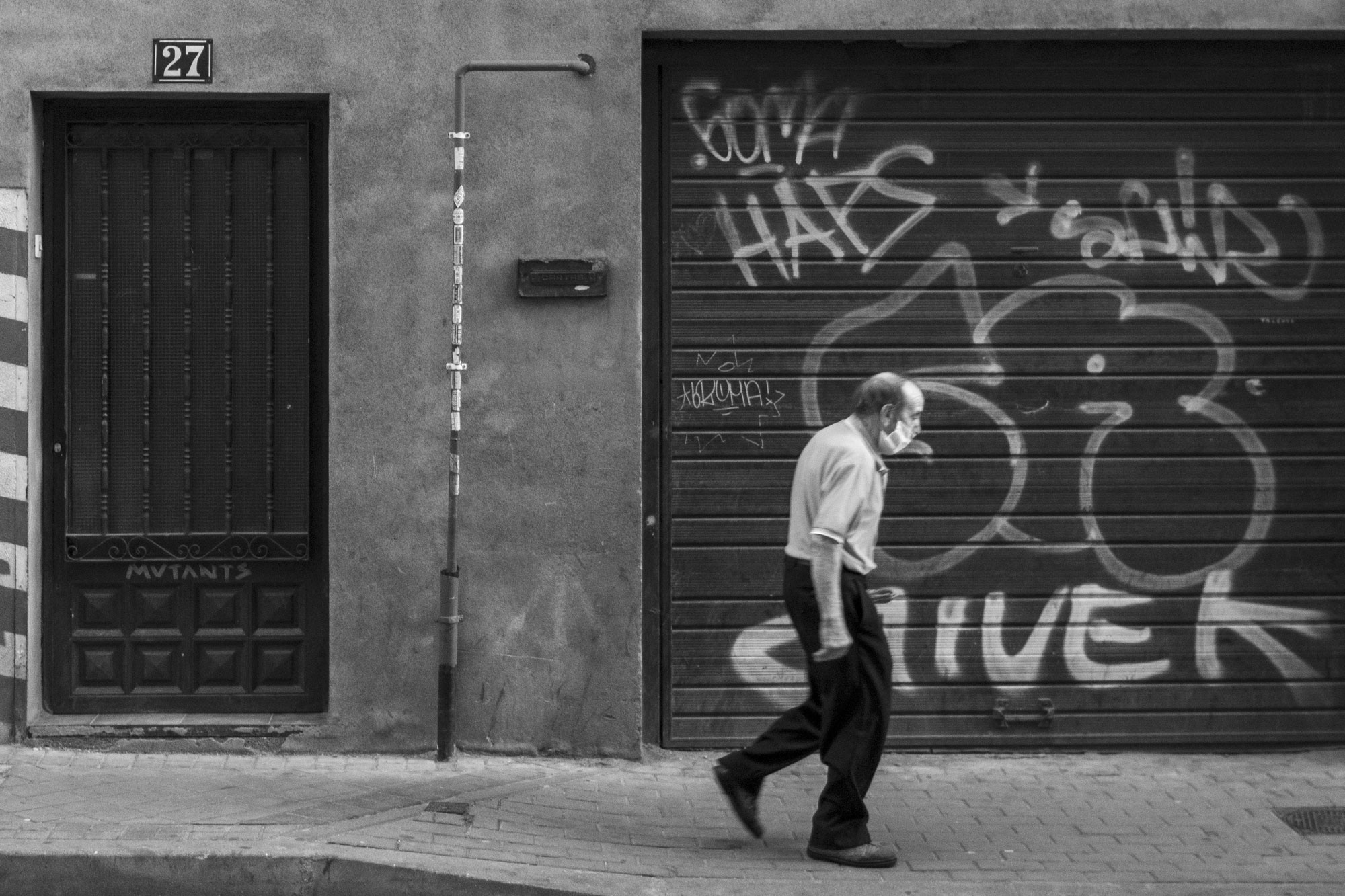 Sin Salirse — 04